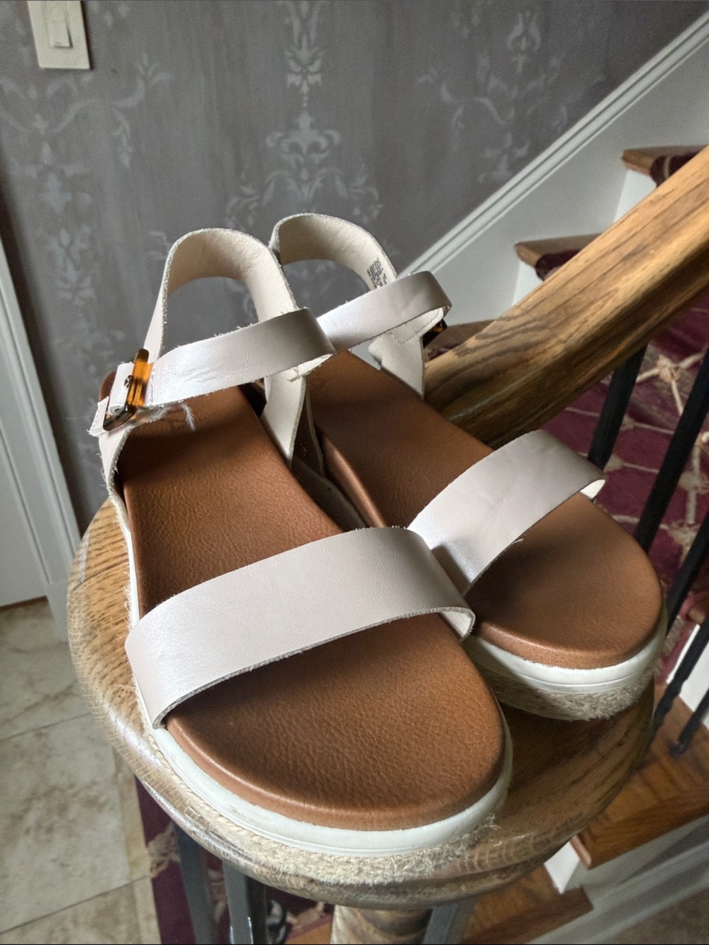 MIA JENISE girls sandal size 4 medium excellent condition - Picture 8 of 11